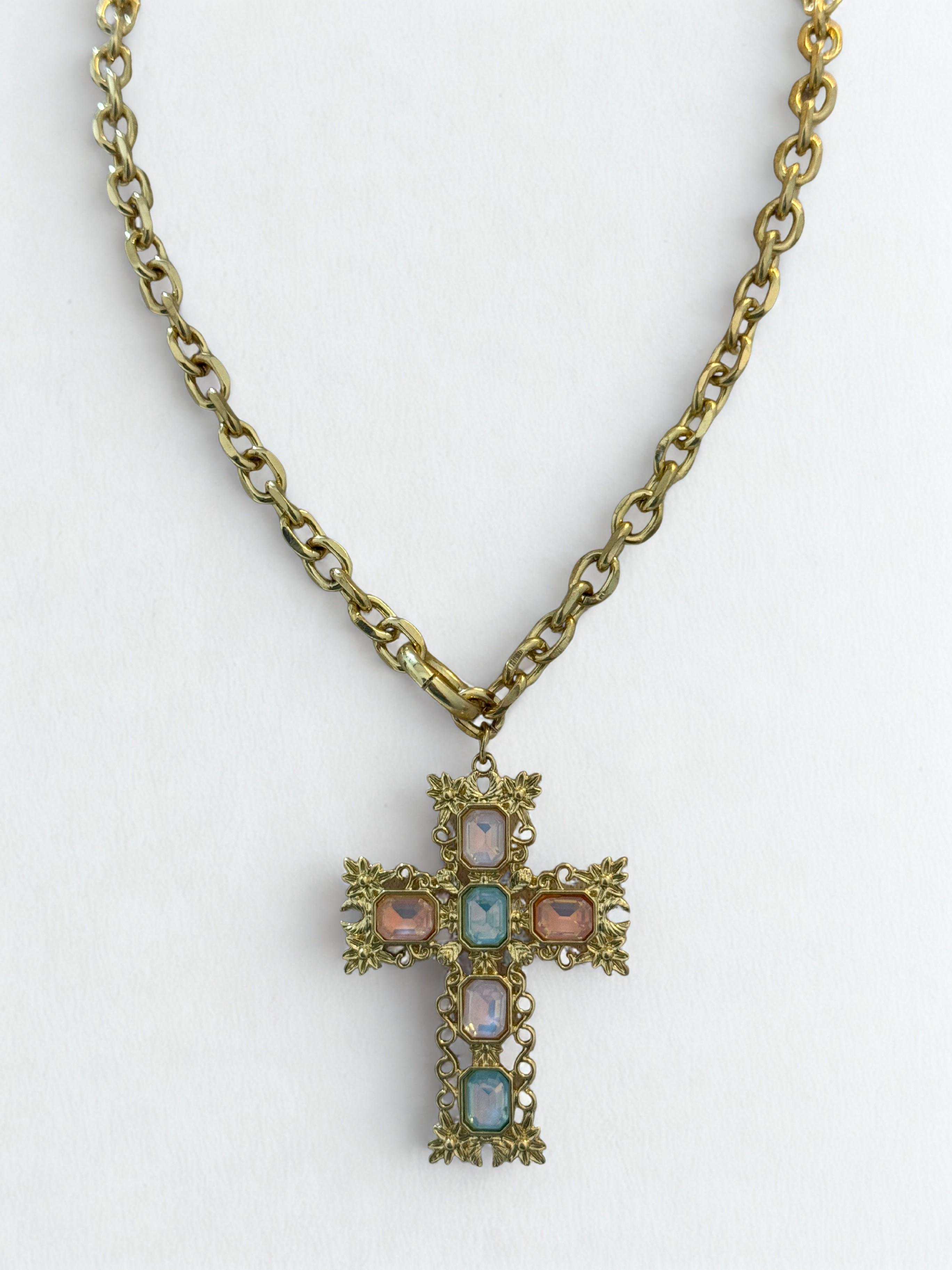 COLLAR CRUZ PASTEL